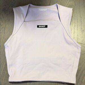 Bandit stamina iris top in light thistle like new size small